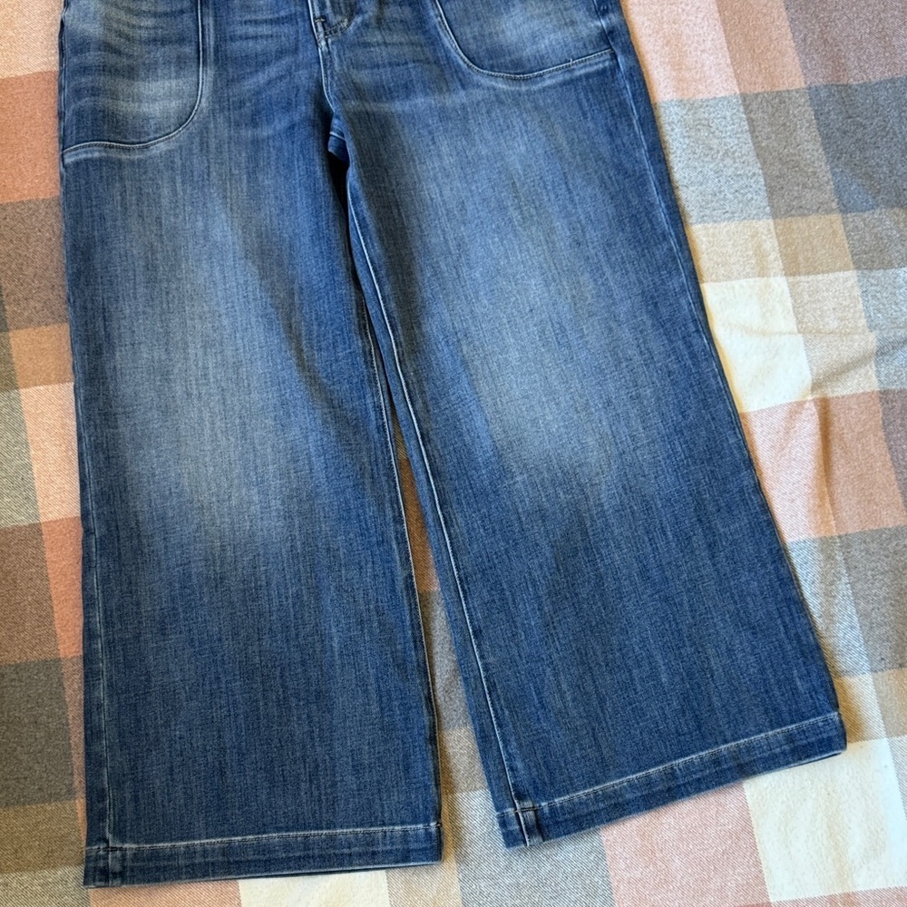 Kut from the Kloth Meg Blue Wide Leg Jeans - Picture 4 of 13